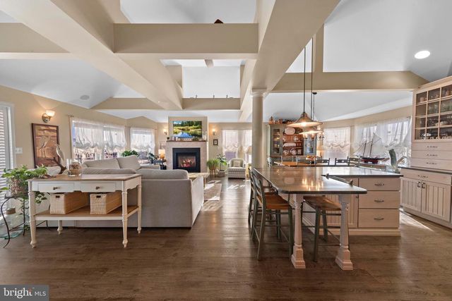 16 MARK DRIVE, Manahawkin, NJ 08050