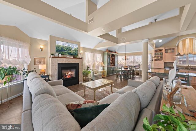 16 MARK DRIVE, Manahawkin, NJ 08050