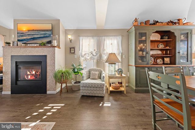 16 MARK DRIVE, Manahawkin, NJ 08050