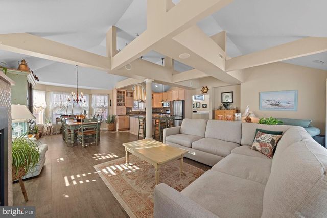 16 MARK DRIVE, Manahawkin, NJ 08050