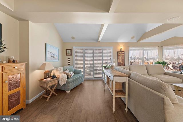 16 MARK DRIVE, Manahawkin, NJ 08050