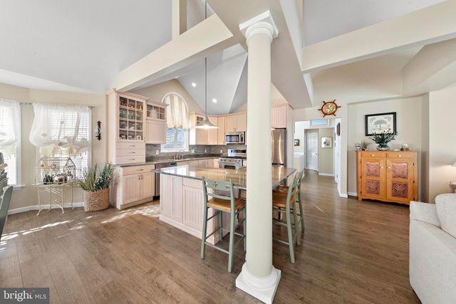 16 MARK DRIVE, Manahawkin, NJ 08050