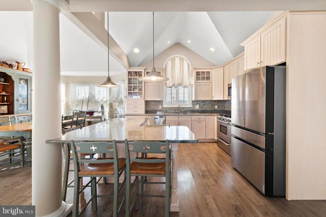 16 MARK DRIVE, Manahawkin, NJ 08050