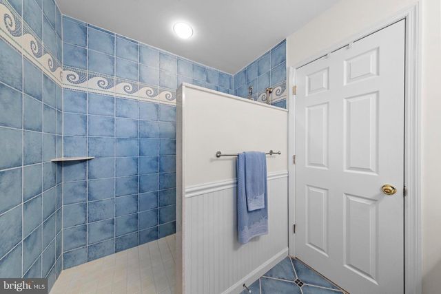 16 MARK DRIVE, Manahawkin, NJ 08050