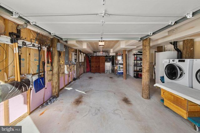 16 MARK DRIVE, Manahawkin, NJ 08050