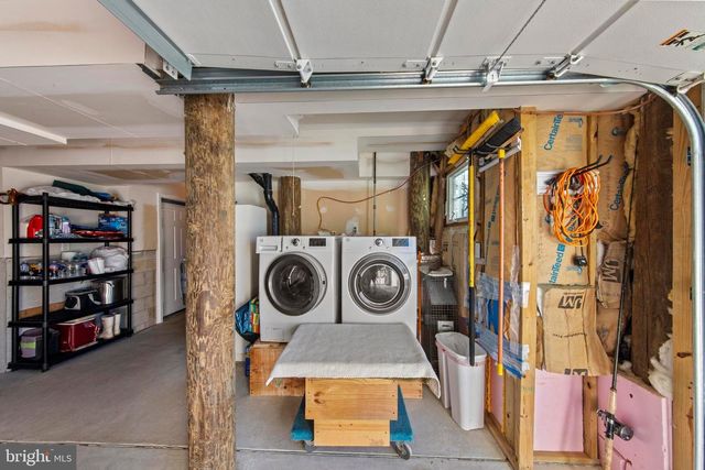 16 MARK DRIVE, Manahawkin, NJ 08050