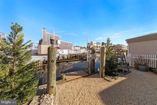 16 MARK DRIVE, Manahawkin, NJ 08050