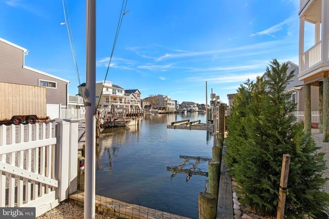 16 MARK DRIVE, Manahawkin, NJ 08050