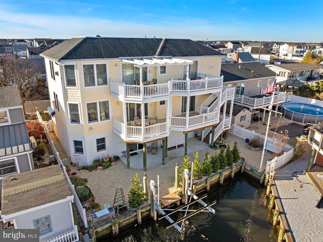 16 MARK DRIVE, Manahawkin, NJ 08050