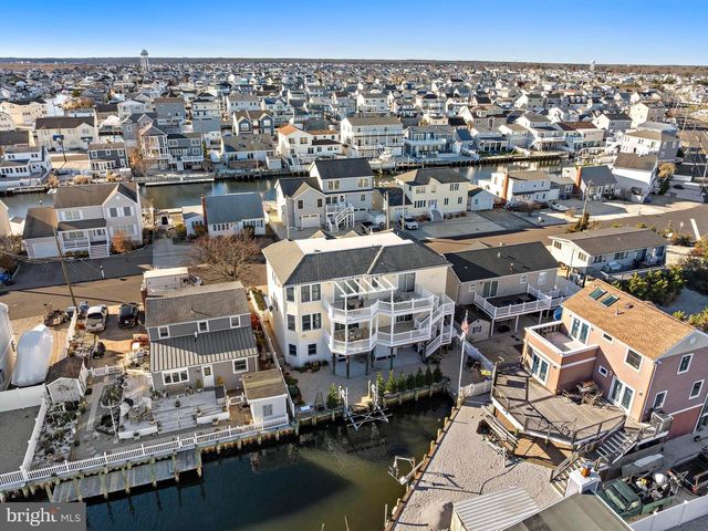 16 MARK DRIVE, Manahawkin, NJ 08050