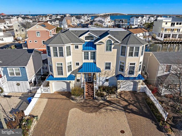 16 MARK DRIVE, Manahawkin, NJ 08050