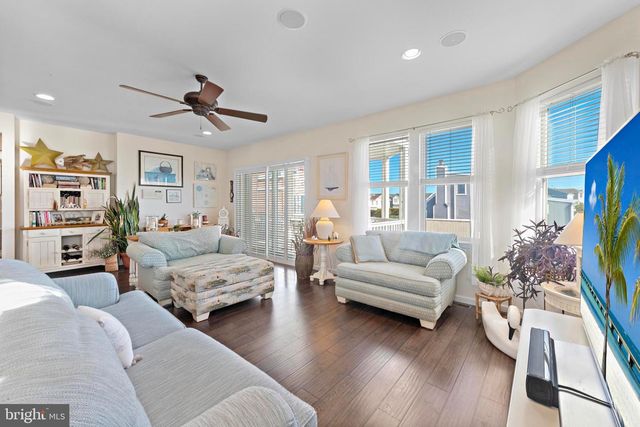 16 MARK DRIVE, Manahawkin, NJ 08050