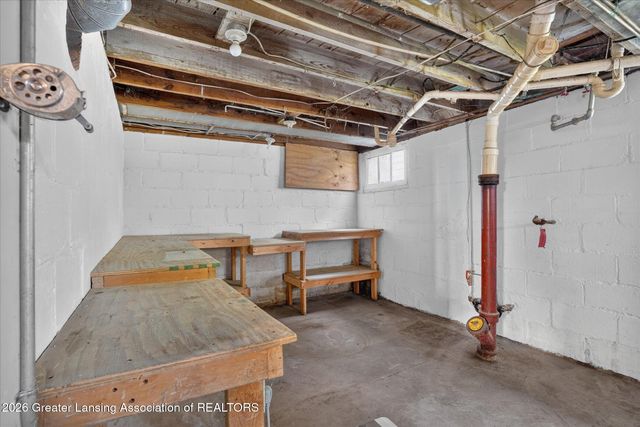 516 Fenton Street, Lansing, MI 48910