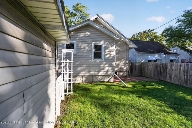 516 Fenton Street, Lansing, MI 48910