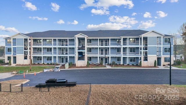 4455 Reed Creek Drive 303, Sherrills Ford, NC 28673