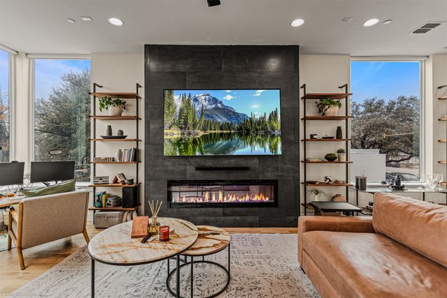 304 Mathey Court, Dallas, TX 75208