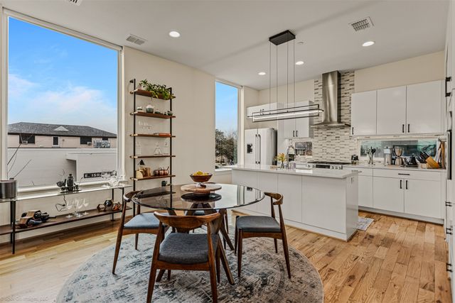 304 Mathey Court, Dallas, TX 75208