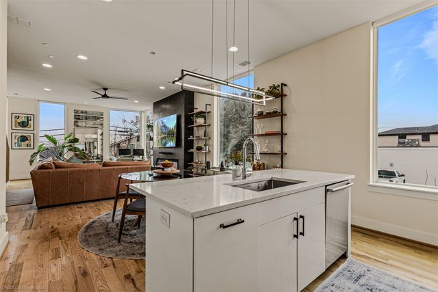 304 Mathey Court, Dallas, TX 75208