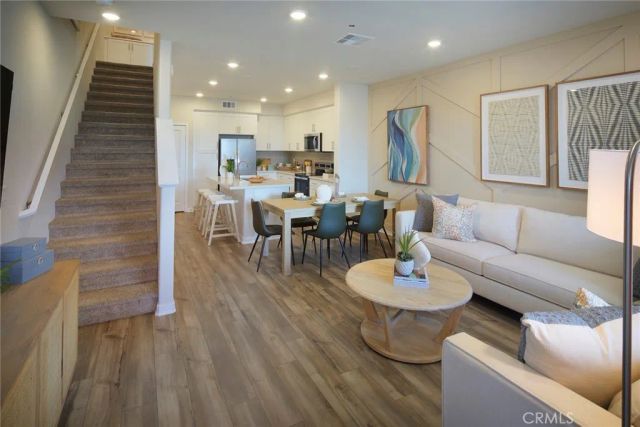 9527 Hannah Way, Riverside, CA 92503