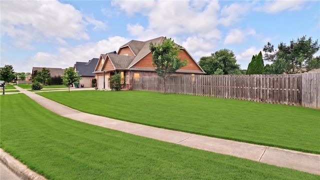 2860 Topaz Drive, Fayetteville, AR 72704