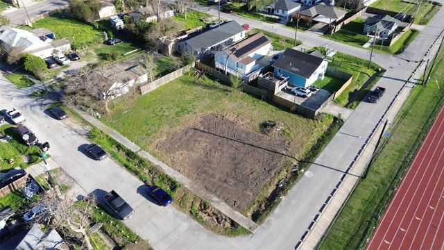 4008 Cortlandt Street, Houston, TX 77018