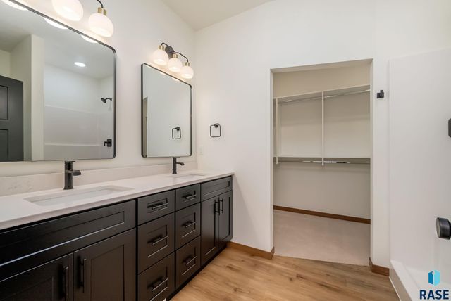 1501 E Carol St Street, Sioux Falls, SD 57104