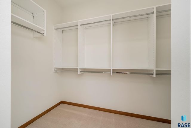 1501 E Carol St Street, Sioux Falls, SD 57104