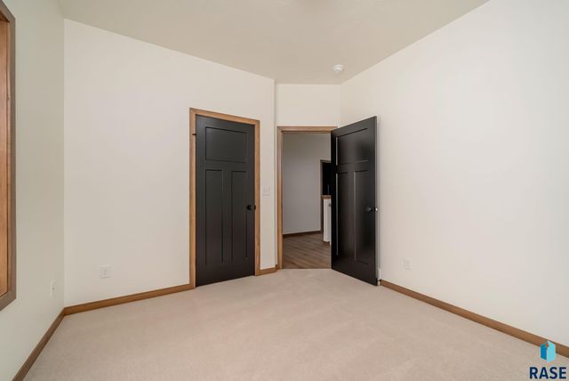 1501 E Carol St Street, Sioux Falls, SD 57104