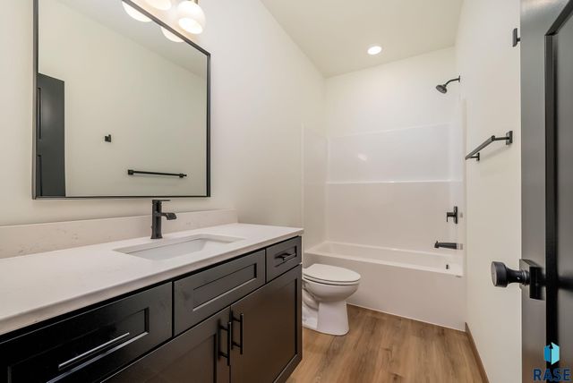 1501 E Carol St Street, Sioux Falls, SD 57104