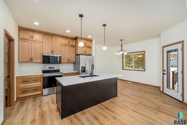 1501 E Carol St Street, Sioux Falls, SD 57104