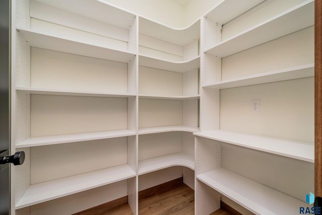 1501 E Carol St Street, Sioux Falls, SD 57104