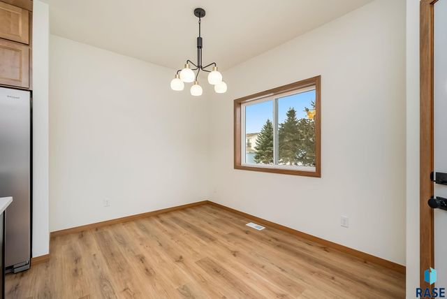 1501 E Carol St Street, Sioux Falls, SD 57104