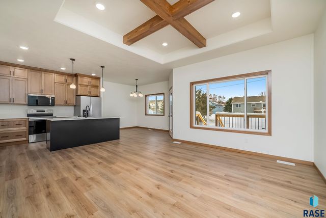 1501 E Carol St Street, Sioux Falls, SD 57104