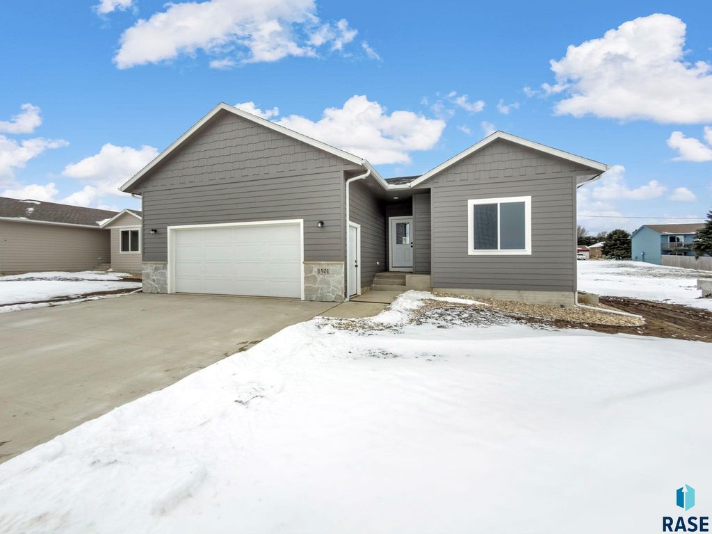 1501 E Carol St Street, Sioux Falls, SD 57104