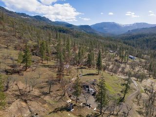 9463 E Antelope Road, Eagle Point, OR 97524