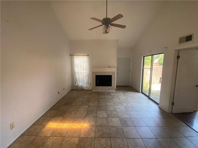 200 Parma Drive B3, Daphne, AL 36526