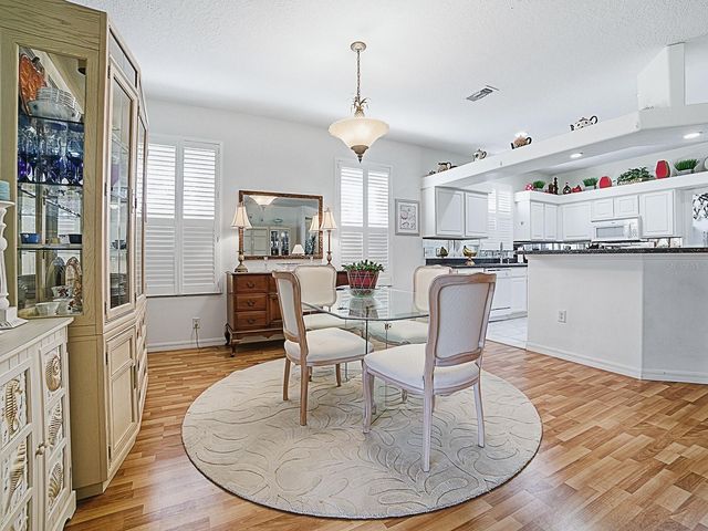 33122 MEADOW SIDE COURT, Leesburg, FL 34748