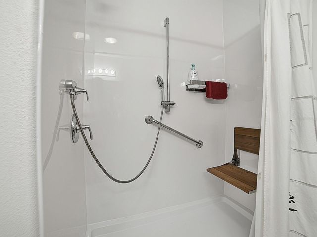 33122 MEADOW SIDE COURT, Leesburg, FL 34748