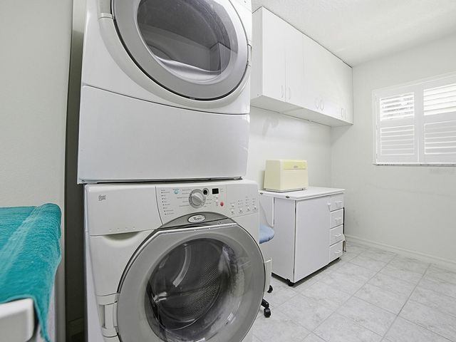 33122 MEADOW SIDE COURT, Leesburg, FL 34748