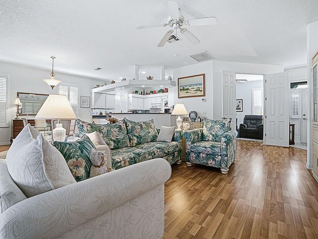 33122 MEADOW SIDE COURT, Leesburg, FL 34748