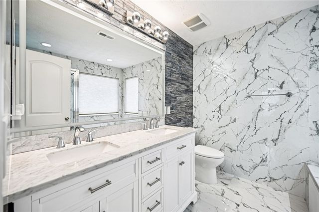 4076 Spicebush Drive, Tipp City, OH 45371