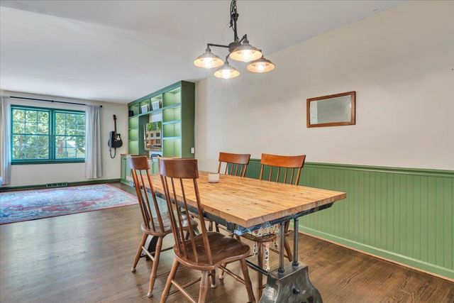 2750 White Pelican LN, Roanoke, VA 24018