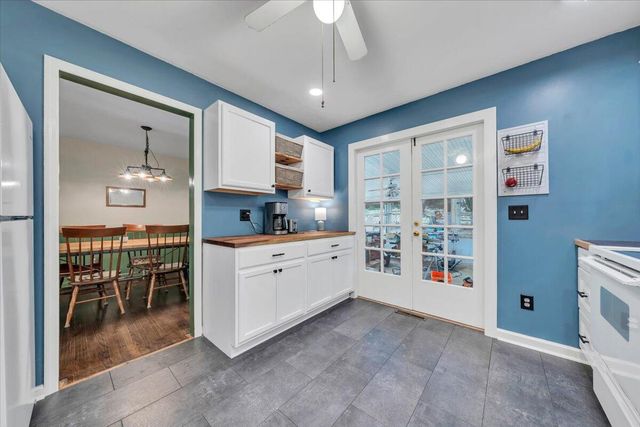 2750 White Pelican LN, Roanoke, VA 24018