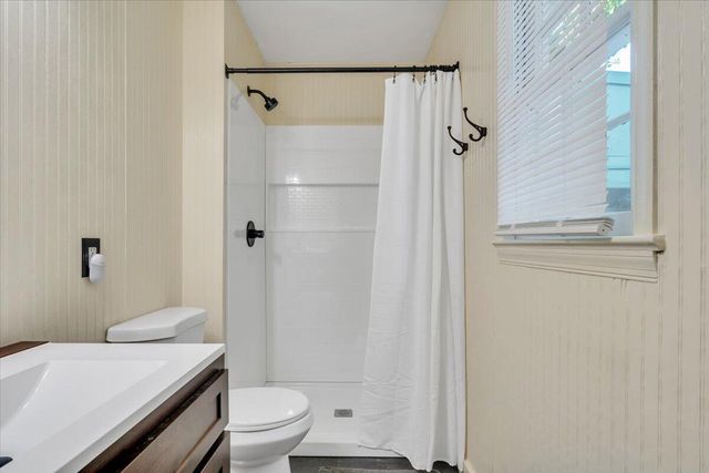 2750 White Pelican LN, Roanoke, VA 24018