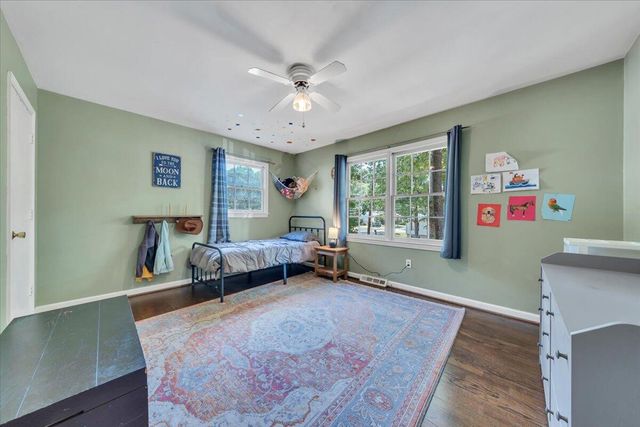 2750 White Pelican LN, Roanoke, VA 24018