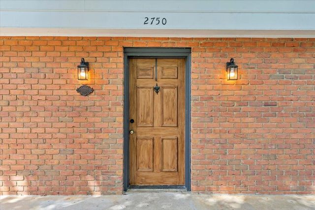 2750 White Pelican LN, Roanoke, VA 24018