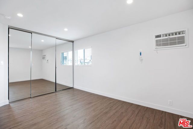 1117 S BRONSON Avenue 11, Los Angeles, CA 90019