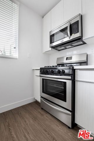 1117 S BRONSON Avenue 11, Los Angeles, CA 90019