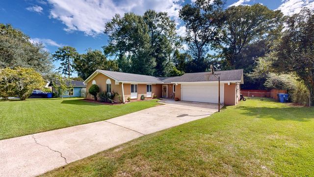 1102 Northfield Circle, Dothan, AL 36303