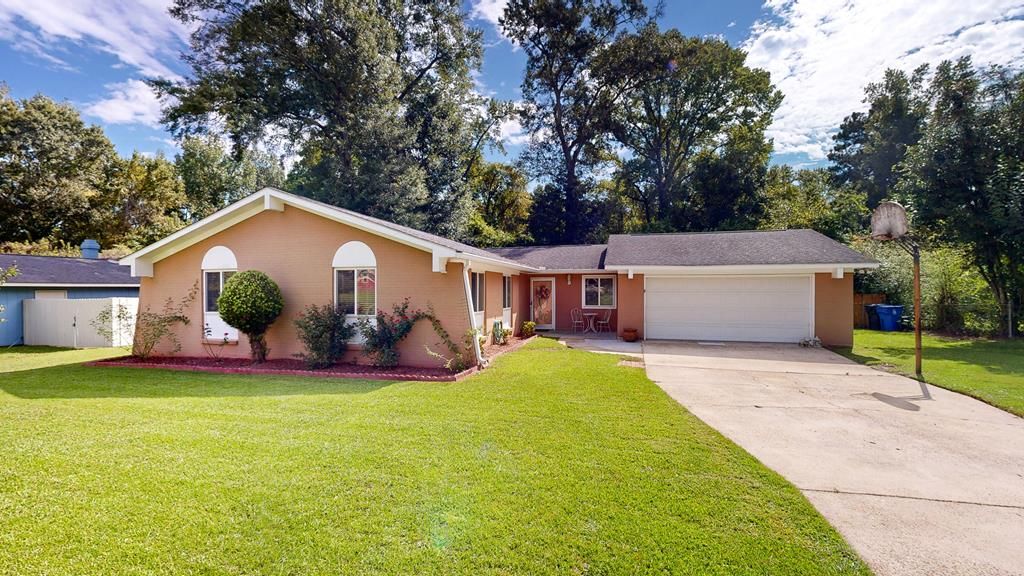 1102 Northfield Circle, Dothan, AL 36303